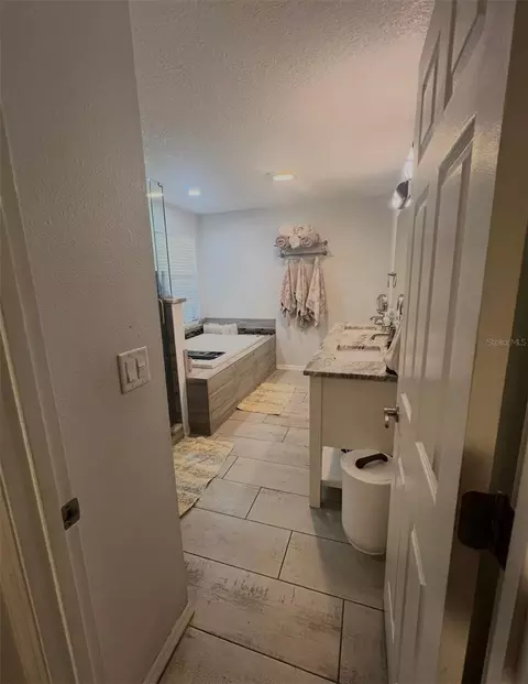 Bath - 5925 Spencer Parrish Rd, Parrish, FL 34219 photo 5 of 5