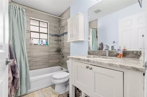 Bath - 5925 Spencer Parrish Rd, Parrish, FL 34219 photo 2 of 4