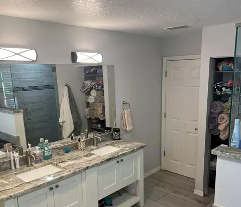 Bath - 5925 Spencer Parrish Rd, Parrish, FL 34219 photo 2 of 5