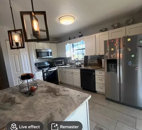 Kitchen - 5925 Spencer Parrish Rd, Parrish, FL 34219 photo 4 of 6