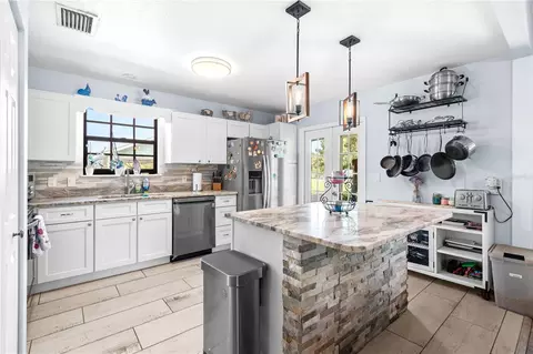 Kitchen - 5925 Spencer Parrish Rd, Parrish, FL 34219 photo 2 of 2
