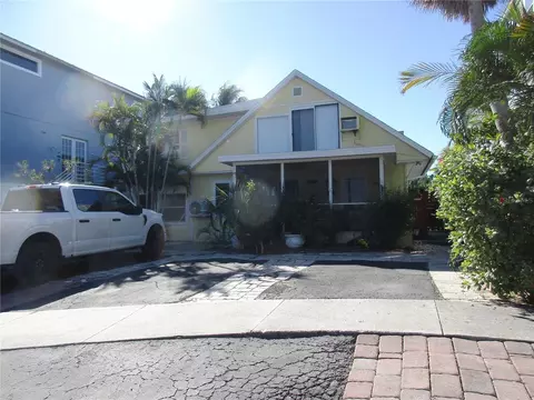 618 Avenida De Mayo, Sarasota, FL 34242