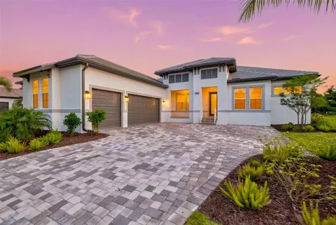 1154 Kings Way Dr, Nokomis, FL 34275