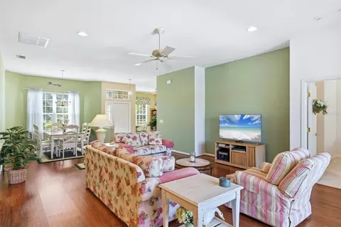 Living - 4227 61st Ave E, Bradenton, FL 34203 photo 3 of 5