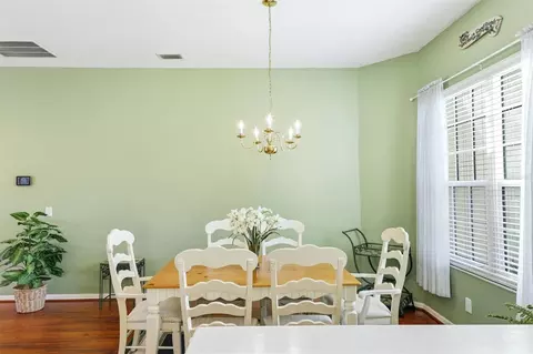 Dining - 4227 61st Ave E, Bradenton, FL 34203 photo 1 of 3
