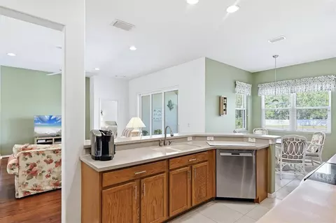 Kitchen - 4227 61st Ave E, Bradenton, FL 34203 photo 4 of 4