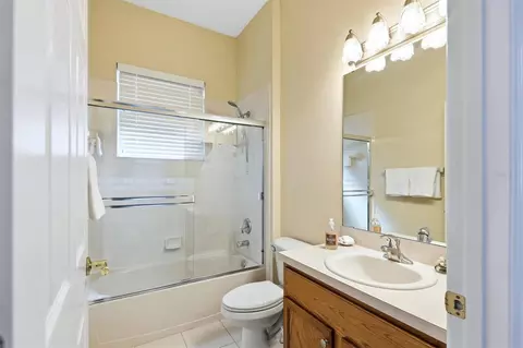 Bath - 4227 61st Ave E, Bradenton, FL 34203 photo 3 of 3
