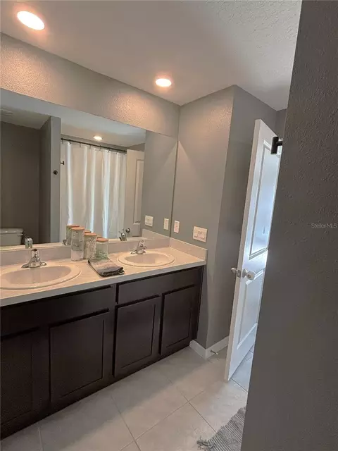 Bath - 16731 Kingman Reef St, Wimauma, FL 33598 photo 2 of 4