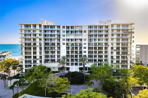 1800 Benjamin Franklin Dr #A905, Sarasota, FL 34236