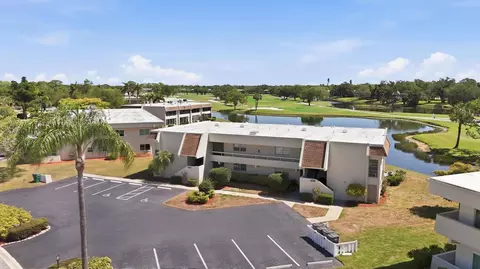 7271 W Country Club Dr N #122, Sarasota, FL 34243