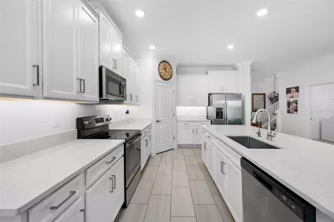 Kitchen - 14325 17th Ct E, Parrish, FL 34219 photo 5 of 6