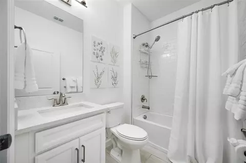 Bath - 14325 17th Ct E, Parrish, FL 34219 photo 1 of 4