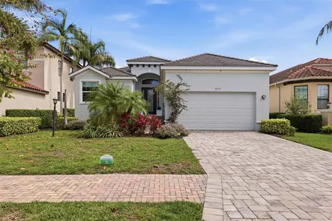 Exterior - 5515 Title Row Dr, Bradenton, FL 34210 photo 3 of 9