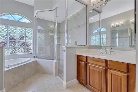 Bath - 14404 18th Pl E, Bradenton, FL 34212 photo 3 of 6