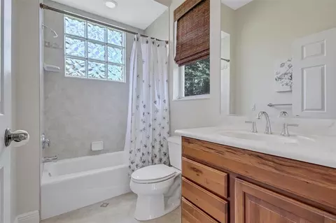 Bath - 14404 18th Pl E, Bradenton, FL 34212 photo 6 of 6
