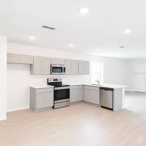 Kitchen - 13118 Sassafras Trl, Parrish, FL 34219 photo 2 of 5