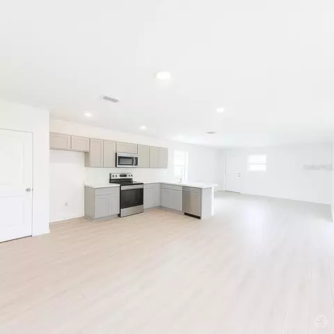 Kitchen - 13118 Sassafras Trl, Parrish, FL 34219 photo 3 of 5