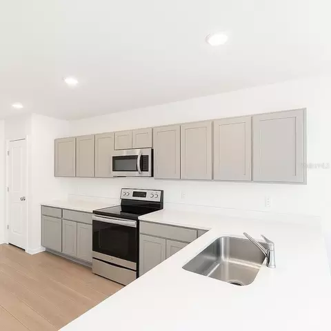 Kitchen - 13118 Sassafras Trl, Parrish, FL 34219 photo 1 of 5