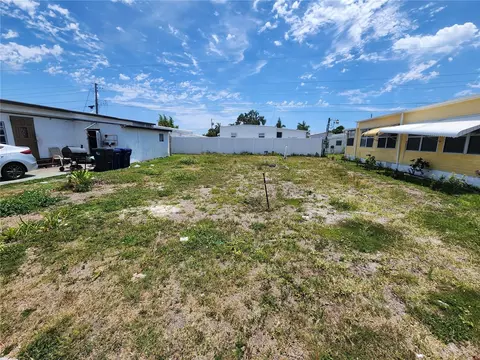 608 49th Ave W, Bradenton, FL 34207