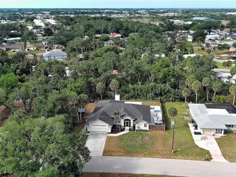 View/Area - 1303 E Gate Dr, Venice, FL 34285 photo 3 of 8