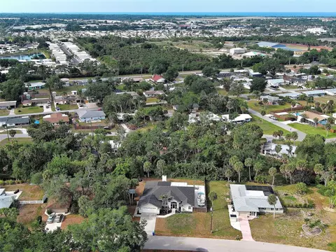 View/Area - 1303 E Gate Dr, Venice, FL 34285 photo 4 of 8