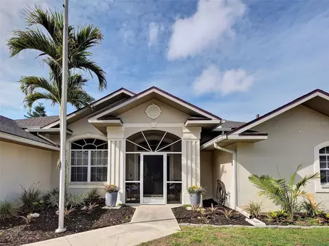 Exterior - 1303 E Gate Dr, Venice, FL 34285 photo 2 of 21