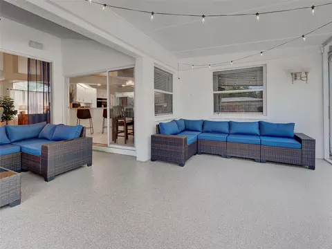 Exterior - 1303 E Gate Dr, Venice, FL 34285 photo 7 of 21