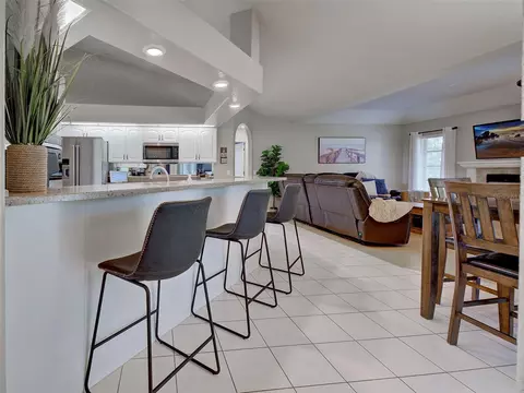 Kitchen - 1303 E Gate Dr, Venice, FL 34285 photo 9 of 9