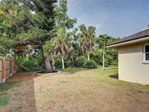 Exterior - 1303 E Gate Dr, Venice, FL 34285 photo 11 of 21