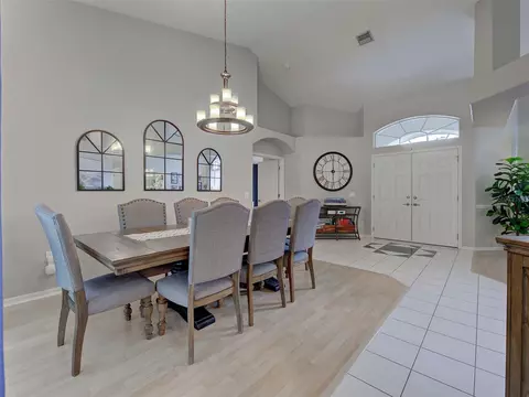 Dining - 1303 E Gate Dr, Venice, FL 34285 photo 4 of 6