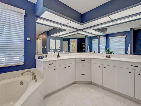 Bath - 1303 E Gate Dr, Venice, FL 34285 photo 1 of 5