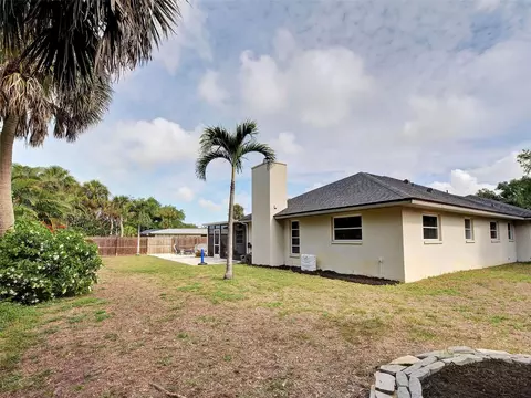 Exterior - 1303 E Gate Dr, Venice, FL 34285 photo 10 of 21