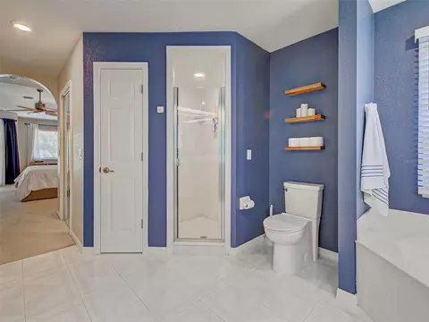 Bath - 1303 E Gate Dr, Venice, FL 34285 photo 4 of 5