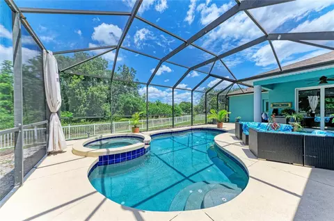 Exterior - 17612 White Fox Dr, Parrish, FL 34219 photo 4 of 6