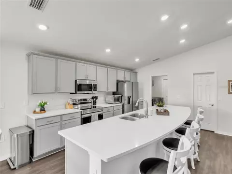Kitchen - 16519 66th Ln E, Parrish, FL 34219 photo 1 of 5