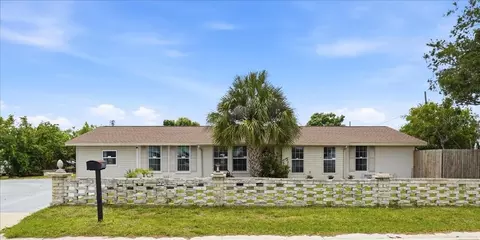 6308 5th St W, Bradenton, FL 34207