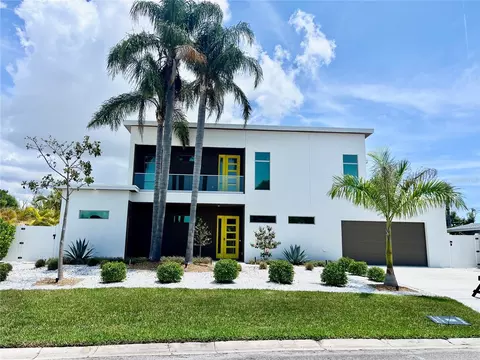 2532 Fruit Tree Dr, Sarasota, FL 34239