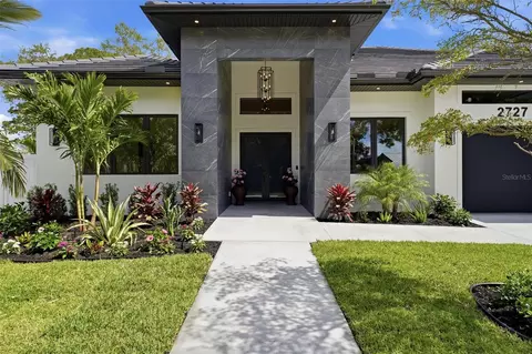 2727 Waldemere St, Sarasota, FL 34239