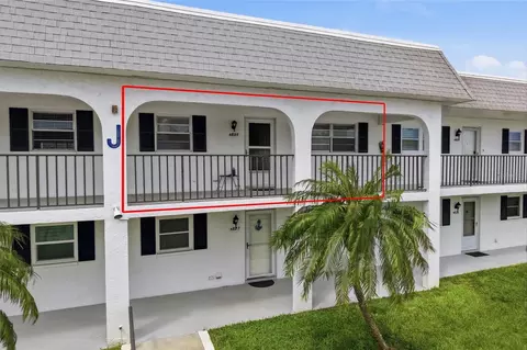 Exterior - 4835 Independence Dr, Bradenton, FL 34210 photo 2 of 6