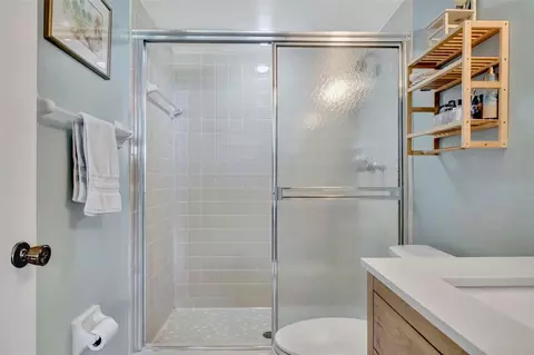 Bath - 4835 Independence Dr, Bradenton, FL 34210 photo 2 of 6