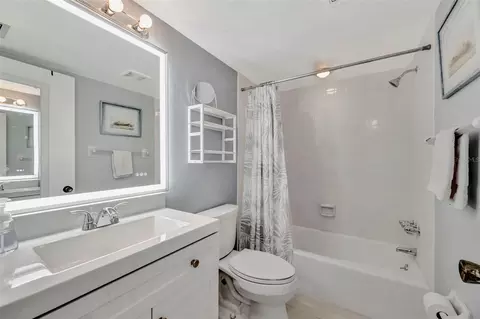 Bath - 4835 Independence Dr, Bradenton, FL 34210 photo 4 of 6