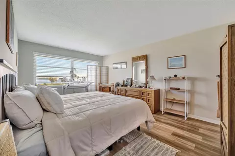 Bedroom - 4835 Independence Dr, Bradenton, FL 34210 photo 1 of 2
