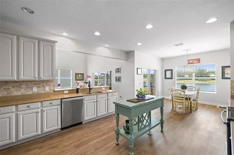 Kitchen - 2351 123rd Pl E, Parrish, FL 34219 photo 5 of 6