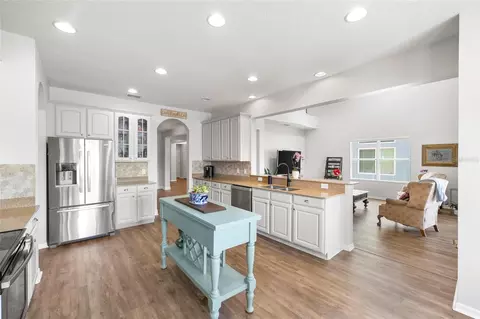 Kitchen - 2351 123rd Pl E, Parrish, FL 34219 photo 2 of 6