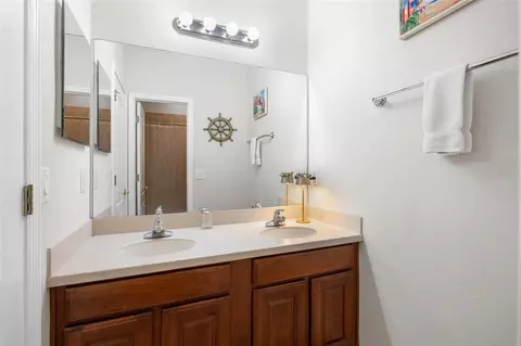 Bath - 2351 123rd Pl E, Parrish, FL 34219 photo 4 of 6