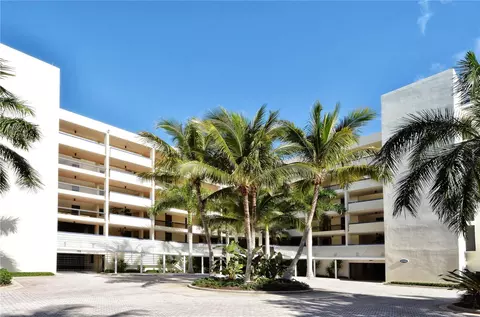 1930 Harbourside Dr #122, Longboat Key, FL 34228