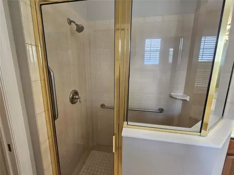 Bath - 12112 Maple Ridge Dr, Parrish, FL 34219 photo 3 of 4