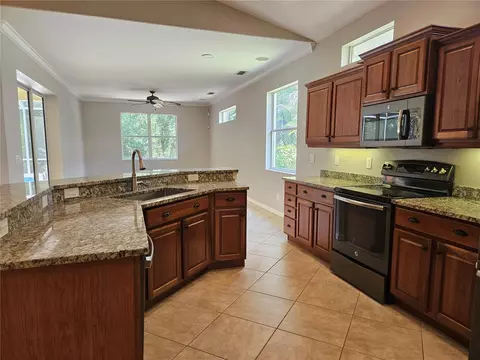 Kitchen - 12112 Maple Ridge Dr, Parrish, FL 34219 photo 5 of 5
