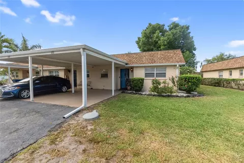 676 Park Cir, Bradenton, FL 34207