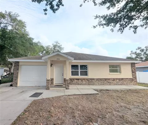 1808 36th Ave E, Bradenton, FL 34208
